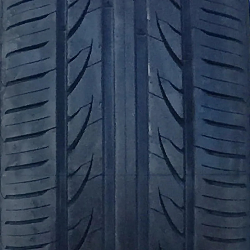 235/40ZR18 95W XL All Season High Performance Tires P873314