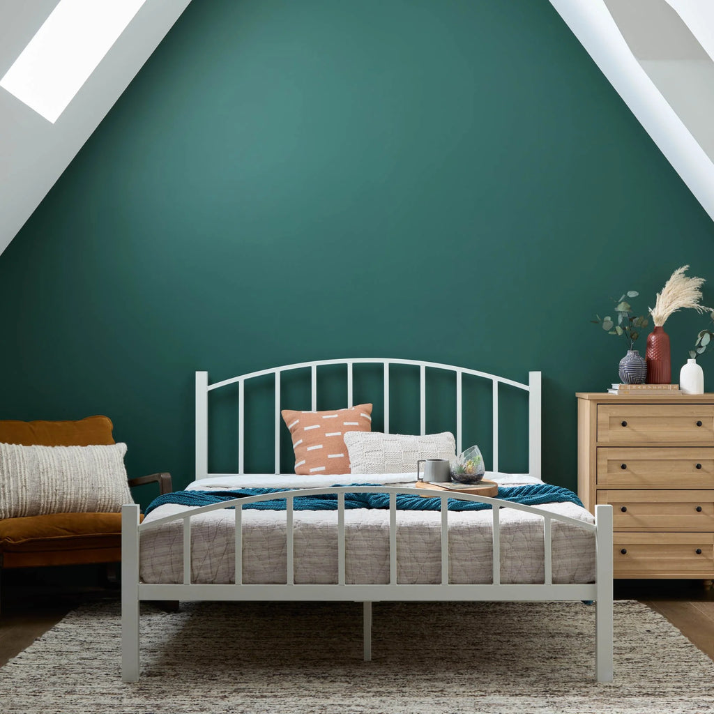 Black Metal Queen Platform Bed J745