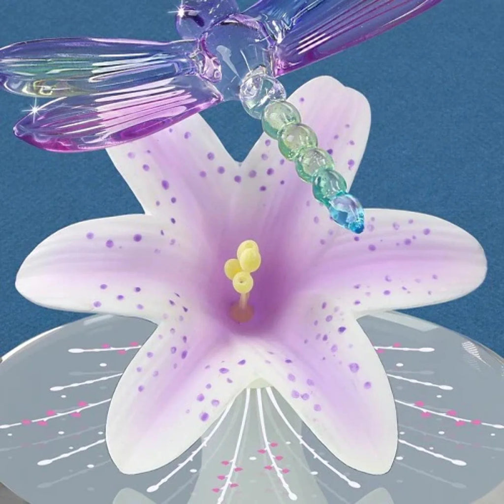 Lavender Lily M325