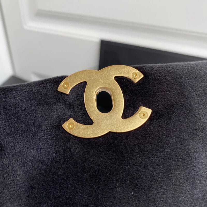 Small Velvet Flap Bag D293