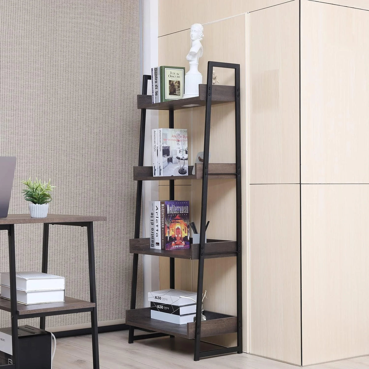 4 Tier Standing Ladder Shelf Y9796