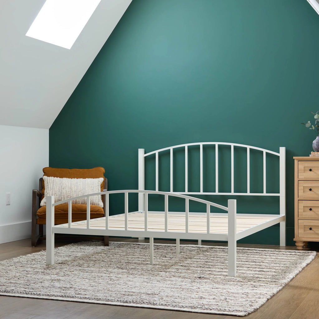 Black Metal Queen Platform Bed J745