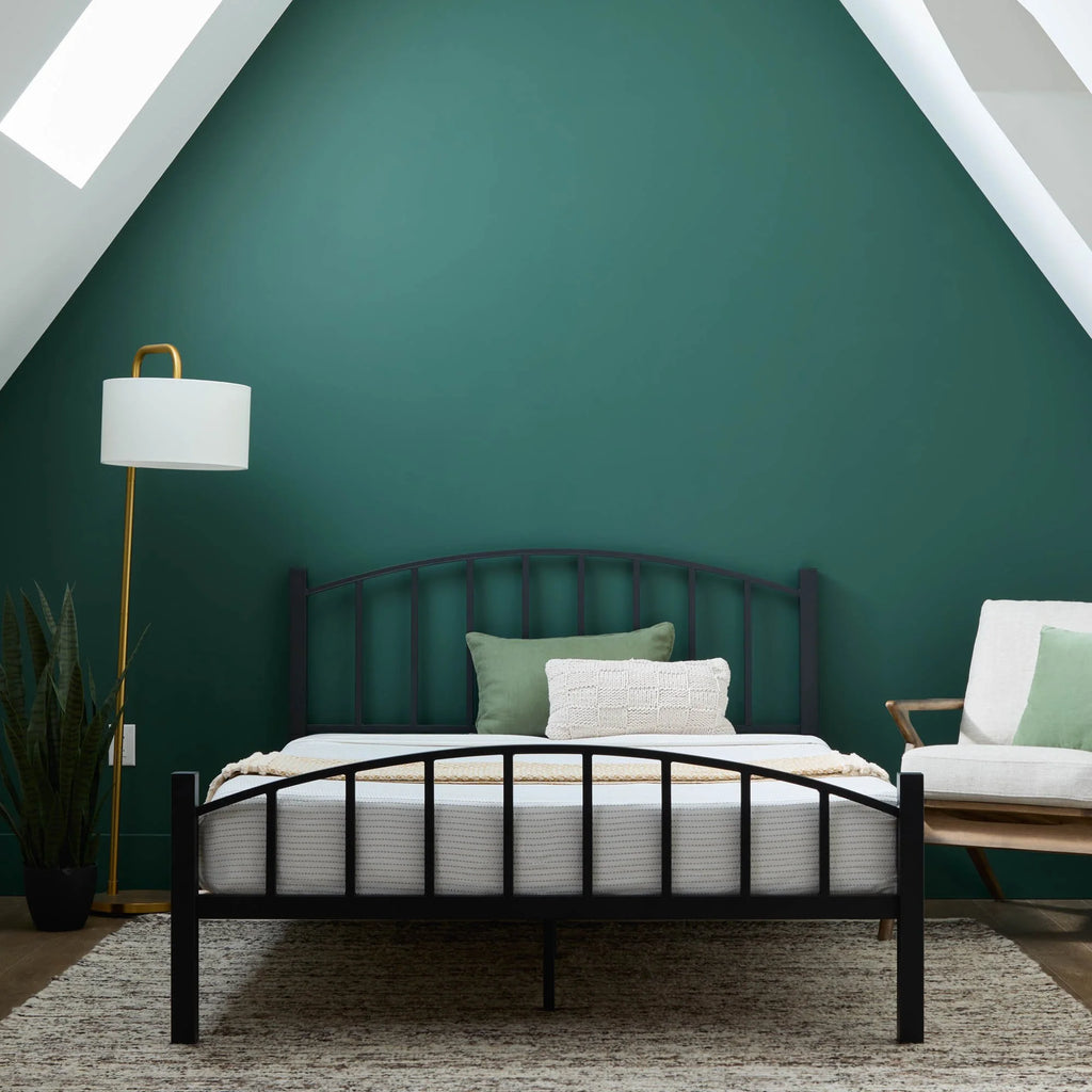 Black Metal Queen Platform Bed J745