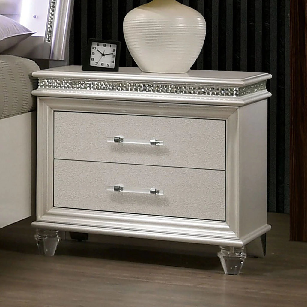 Pearl White 4pc Queen Size Bedroom Set Dresser Mirror Nightstand H603689