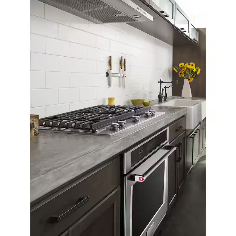 30 in. Stainless Steel Gas Cooktop with 5 Burners R811983